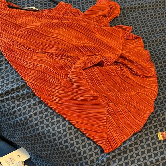 Women's Rust Top with flutter sleeves Sz M - Picture 10 of 11